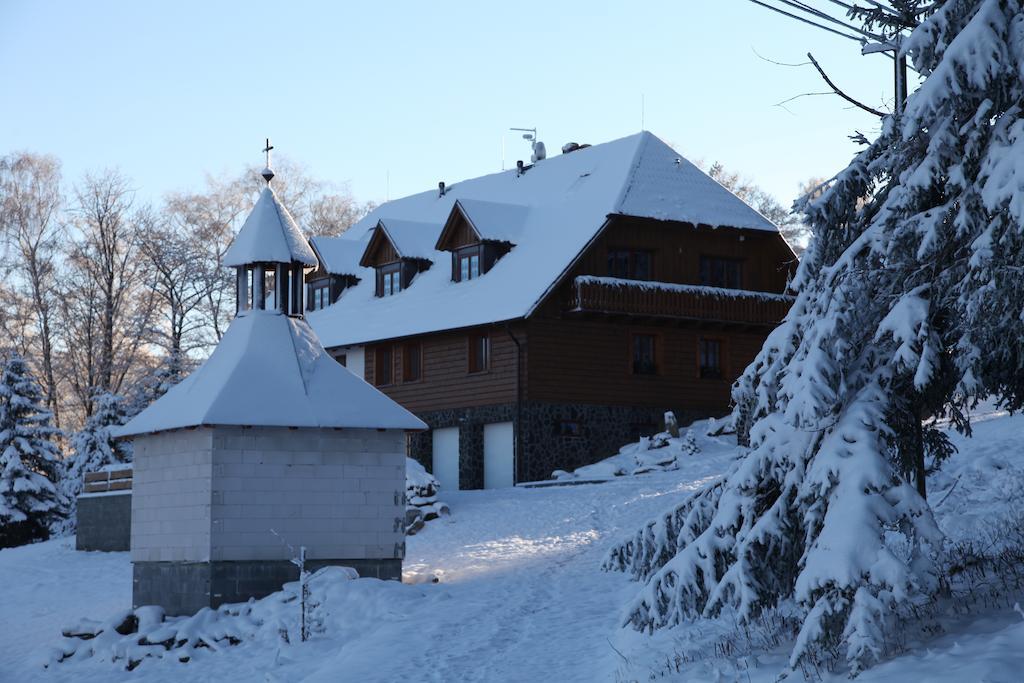Koenig-In Hotel Hojsova Straz Exterior photo